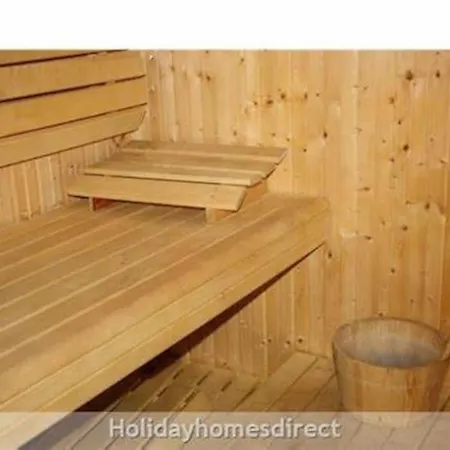 1 Bed Apt With Pool, Sauna, Bbq, Gym. Appartement