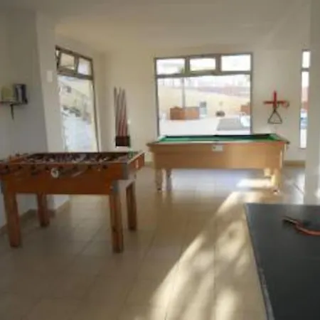 1 Bed Apt With Pool, Sauna, Bbq, Gym.