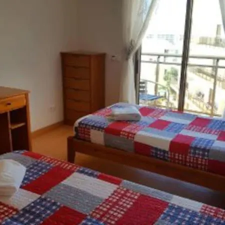 1 Bed Apt With Pool, Sauna, Bbq, Gym.